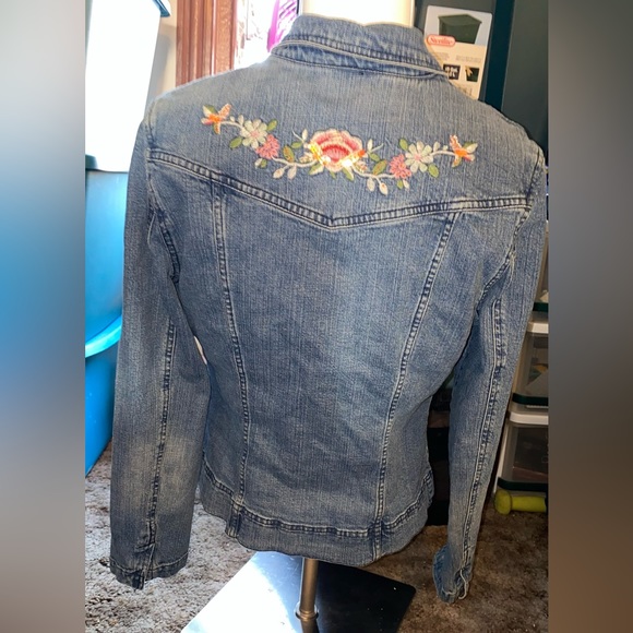Kickit Large flower embroidered jean jacket women’s - Picture 5 of 10